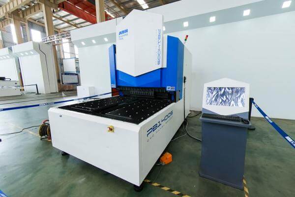 8. Suction type bending machine PB-1400S