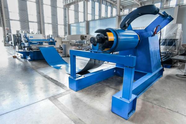 Q11K-6*1600 Shearing Machine With Uncoiling and Leveling Function